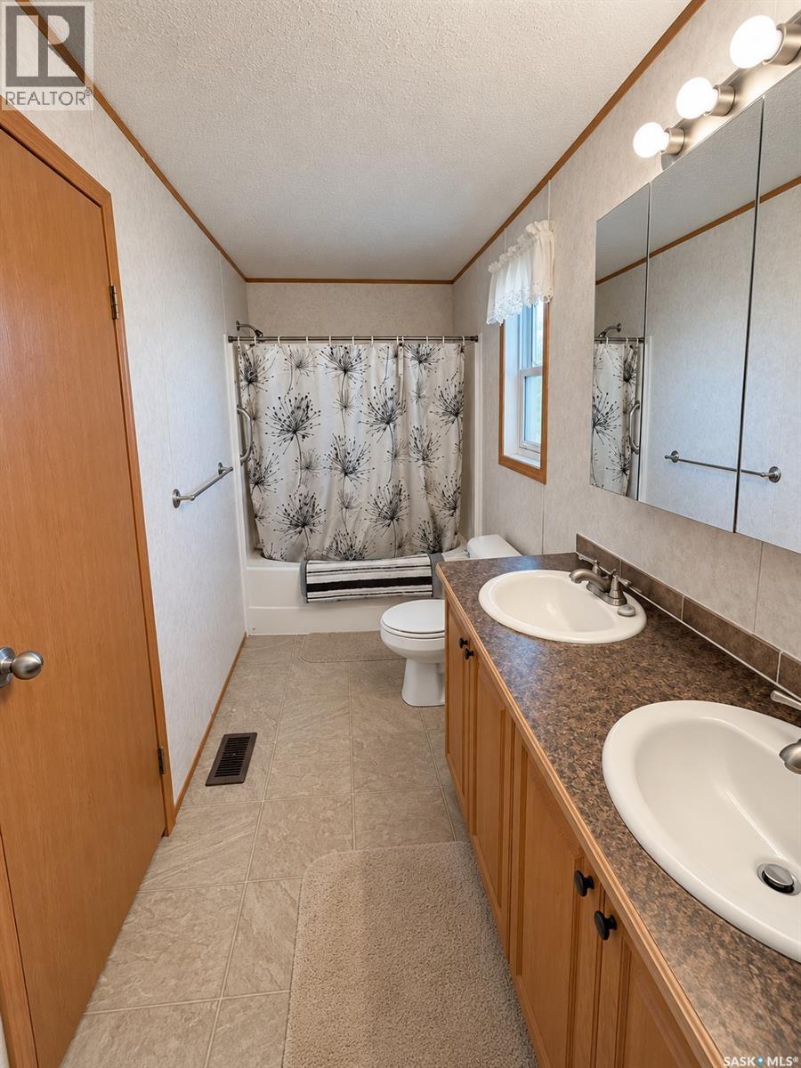 70a Prairie Sun Court, Swift Current, Saskatchewan  S9H 3X6 - Photo 19 - SK048348