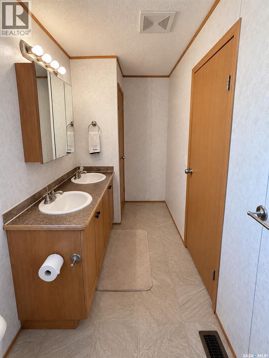 70a Prairie Sun Court, Swift Current, Saskatchewan  S9H 3X6 - Photo 20 - SK048348