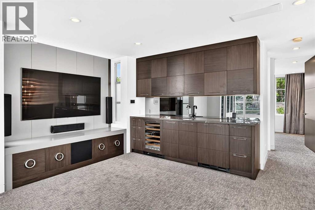 530 Crescent Road NW, Calgary, Alberta  T2M 4A5 - Photo 28 - A2340947