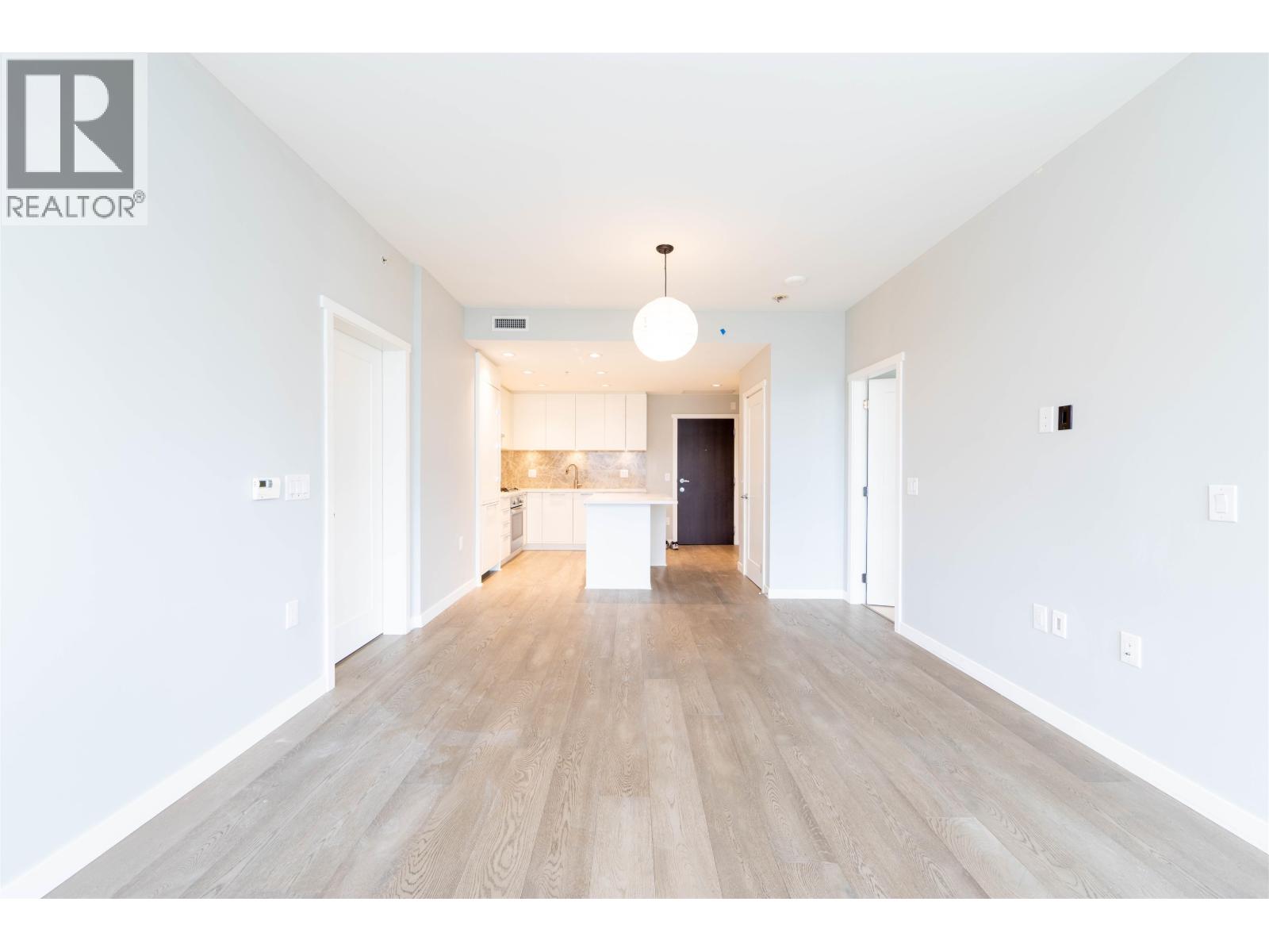 504 118 Carrie Cates Court, North Vancouver, British Columbia V7L 0B2 - Photo 6 - R3164554