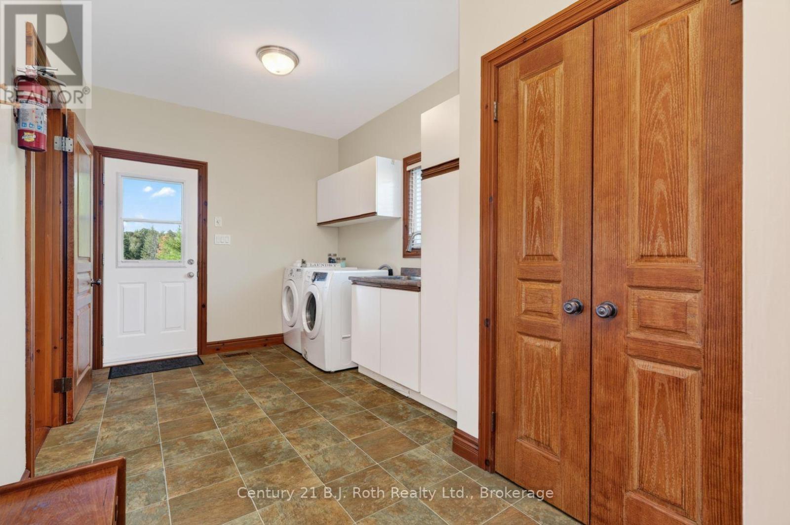 1992 Marchmont Road, Severn (Marchmont), Ontario L3V 0V6 - Photo 16 - S13783758