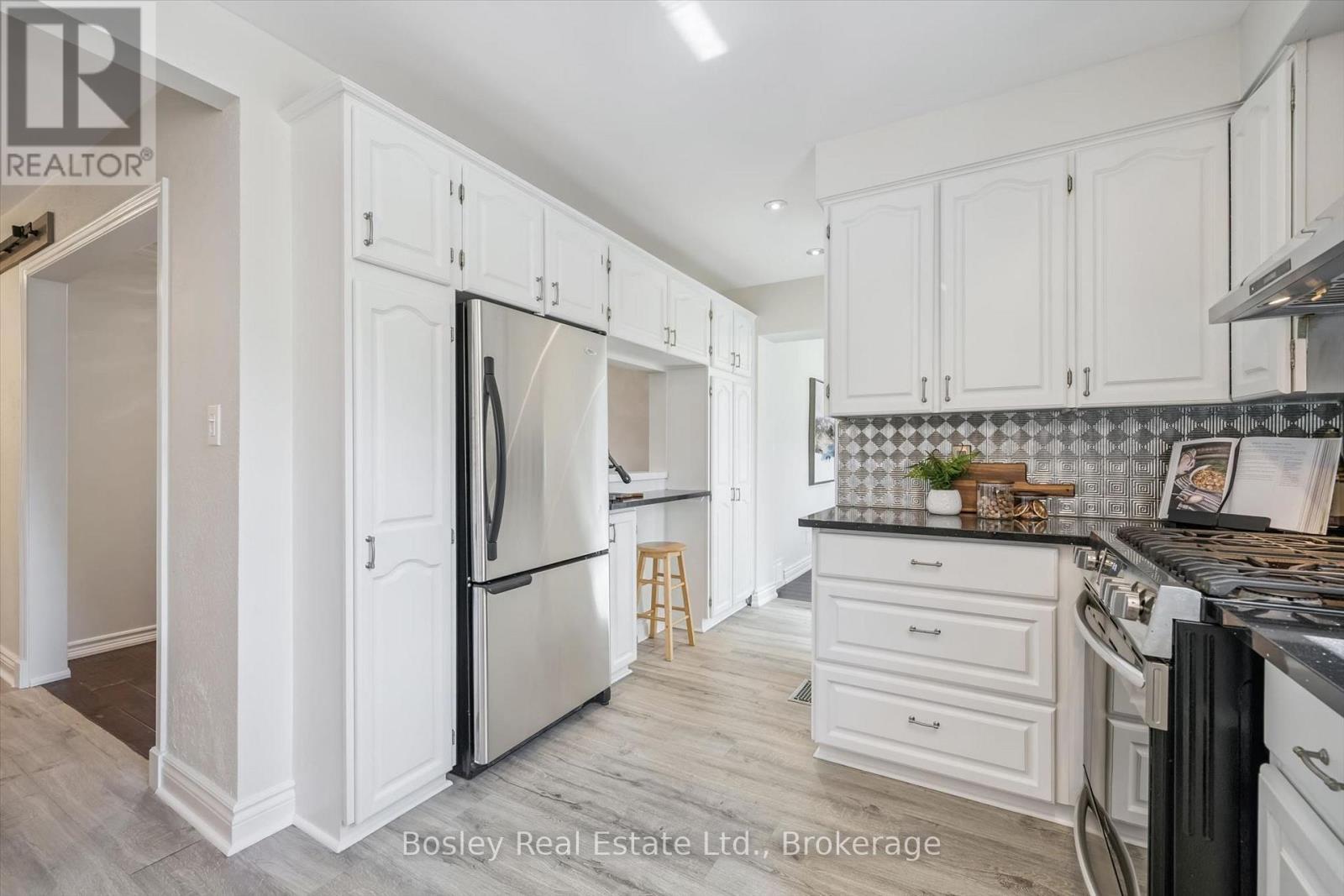 1010 Baldwin Road, Mississauga, Ontario  L4Y 1J2 - Photo 12 - W13783718
