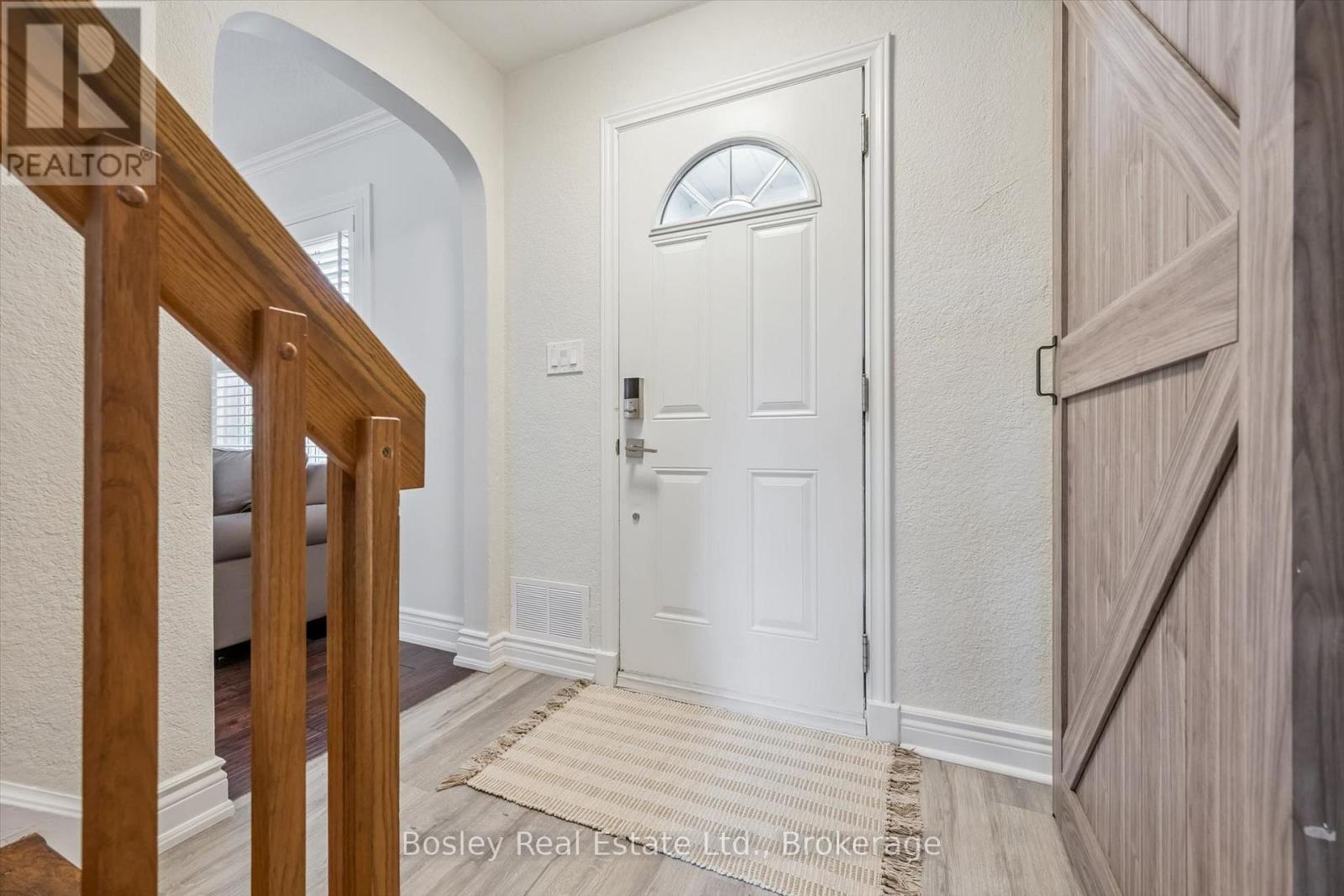 1010 Baldwin Road, Mississauga, Ontario  L4Y 1J2 - Photo 3 - W13783718