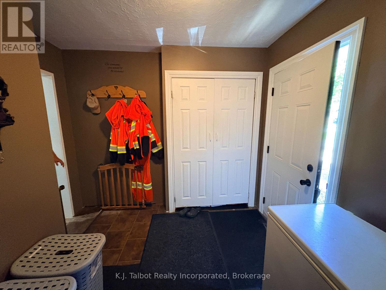 24 Maclellan Drive, Huron East, Ontario  N0M 1J0 - Photo 3 - X13783730