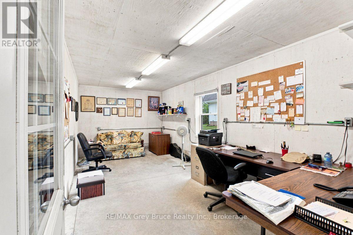 31906 Grey 1 Road, Georgian Bluffs, Ontario N0H 1S0 - Photo 28 - X13783772