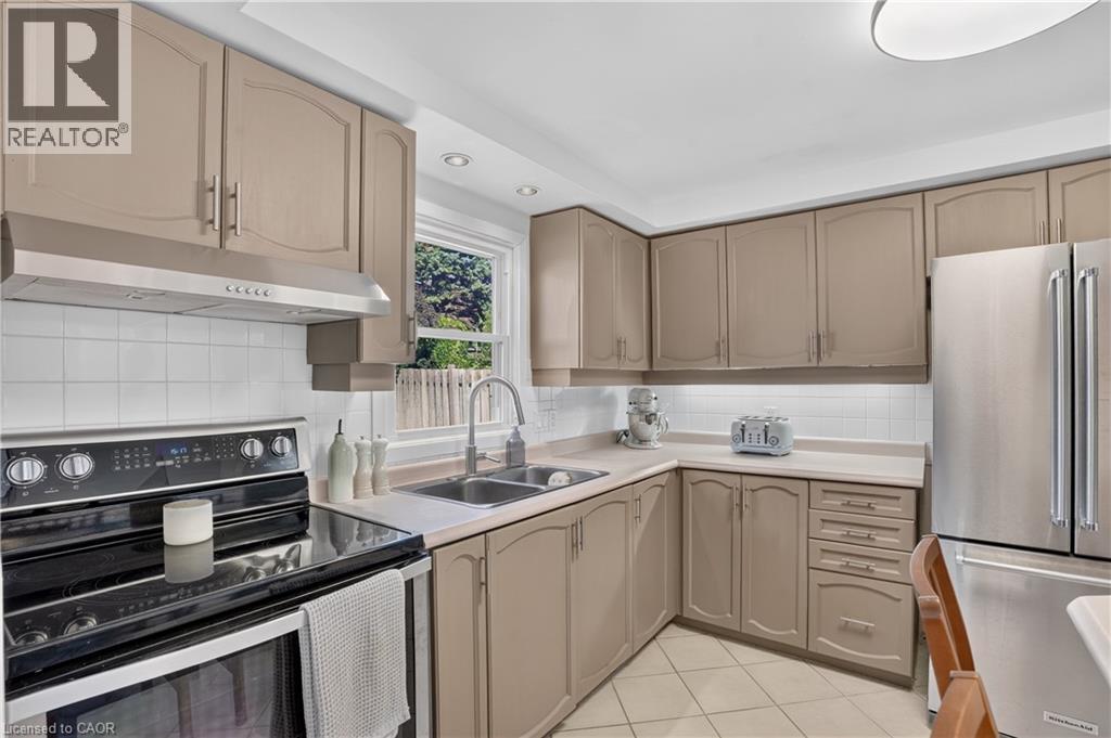 38 Meadow Woods Crescent, Kitchener, Ontario  N2N 1S5 - Photo 23 - 40861949