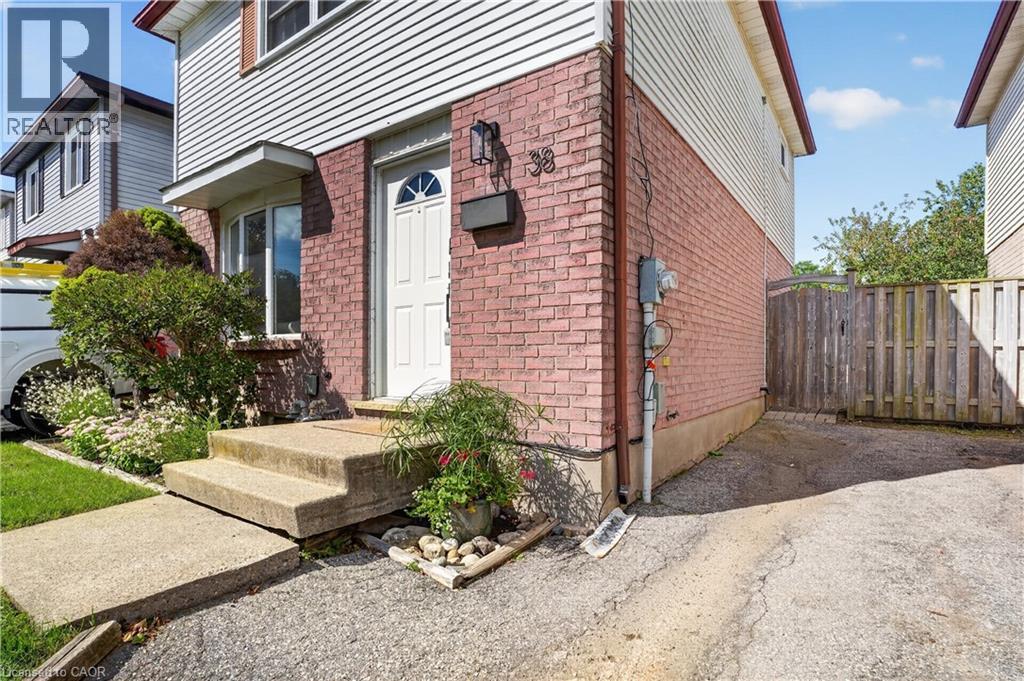 38 Meadow Woods Crescent, Kitchener, Ontario  N2N 1S5 - Photo 5 - 40861949