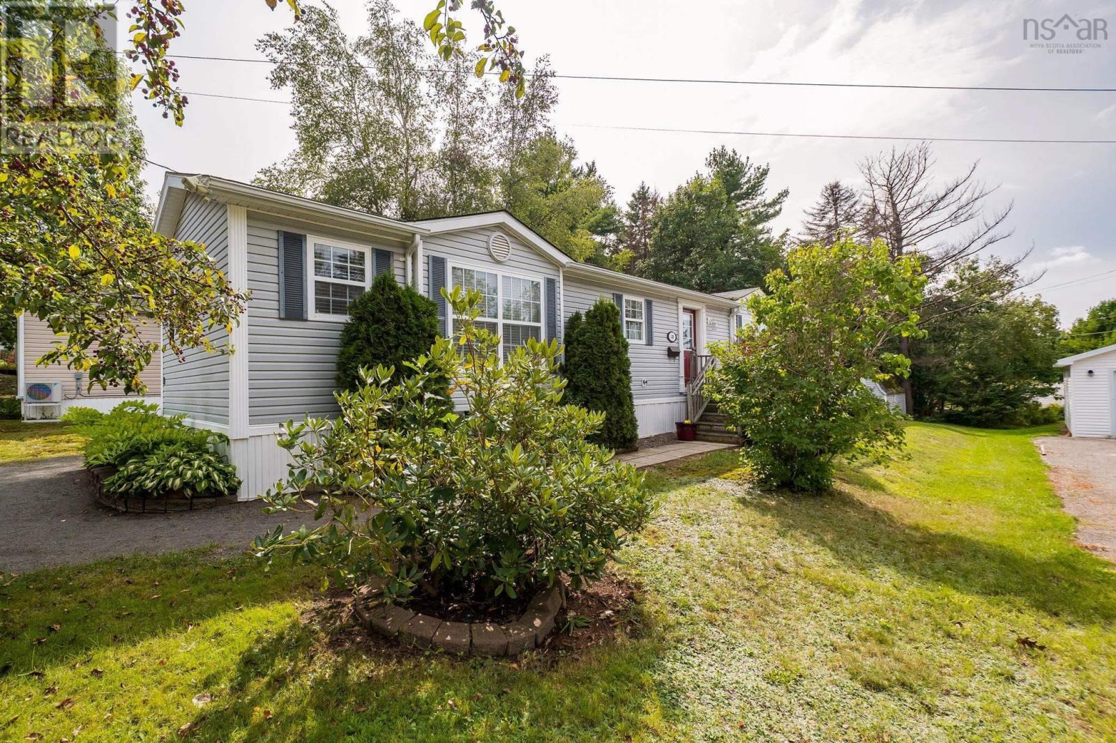 33 Commodore Court, new minas, Nova Scotia