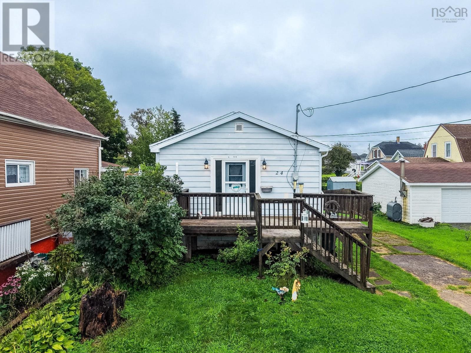 24 Beech Street, Sydney, Nova Scotia  B1P 3B4 - Photo 2 - 202623280