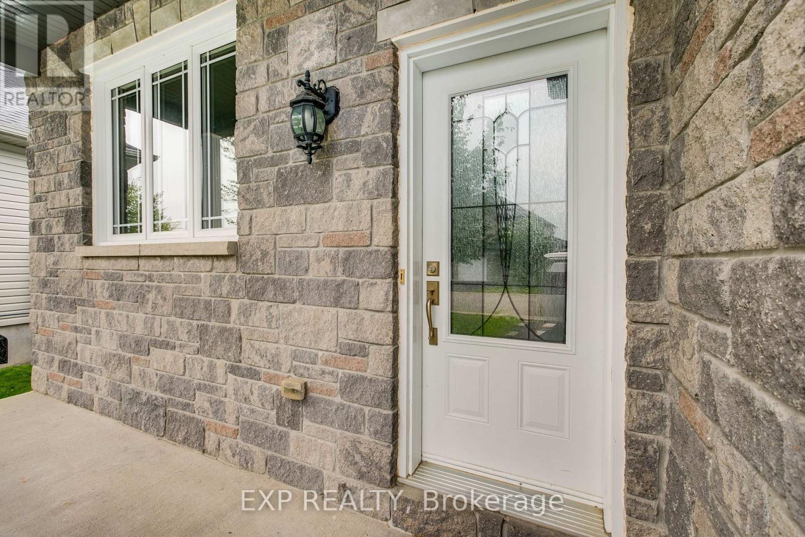 233 Belfort Street, Russell, Ontario  K0A 1W0 - Photo 5 - X13783756