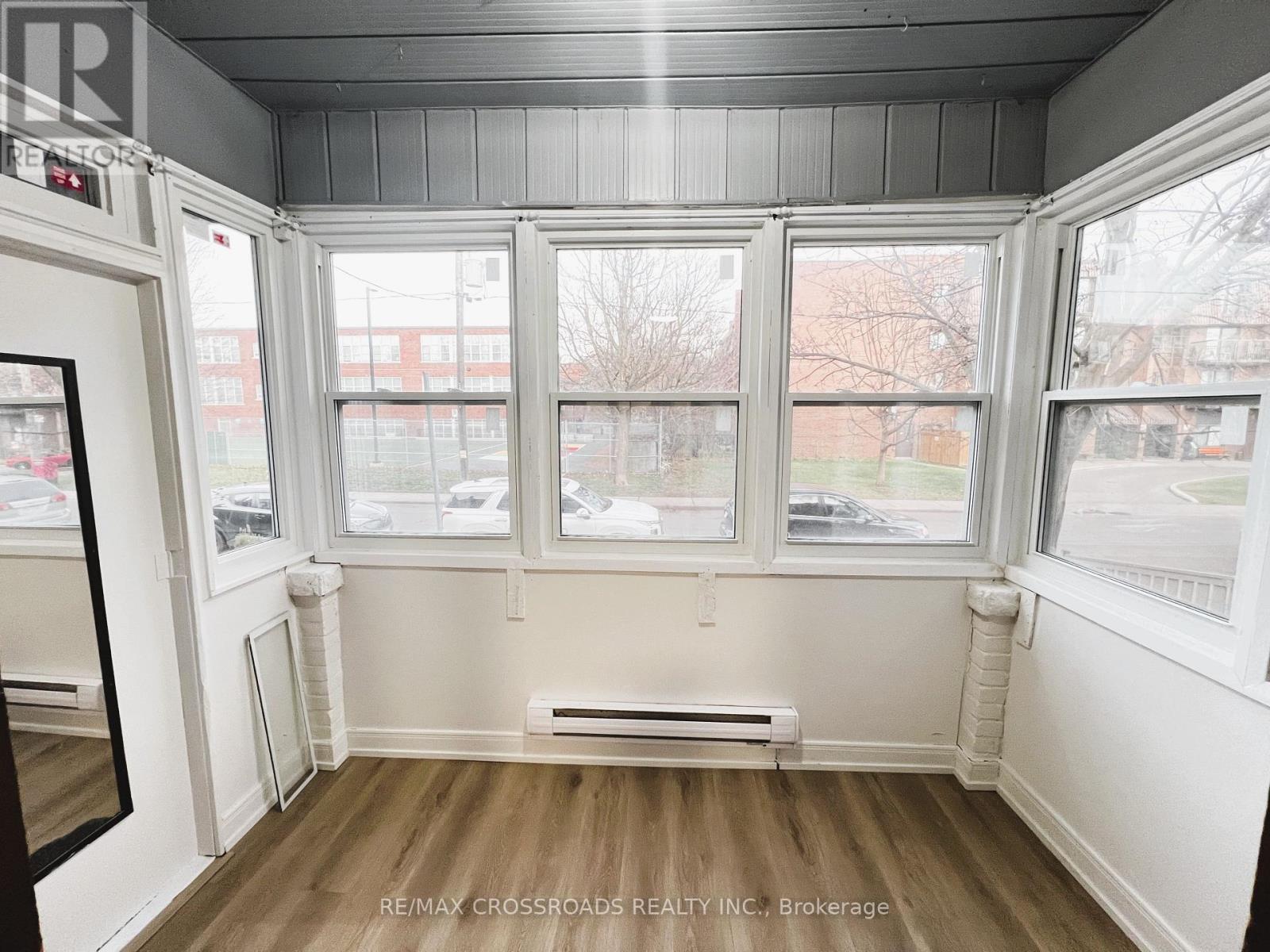 82 Curzon Street, Toronto, Ontario  M4M 3B4 - Photo 12 - E13783684