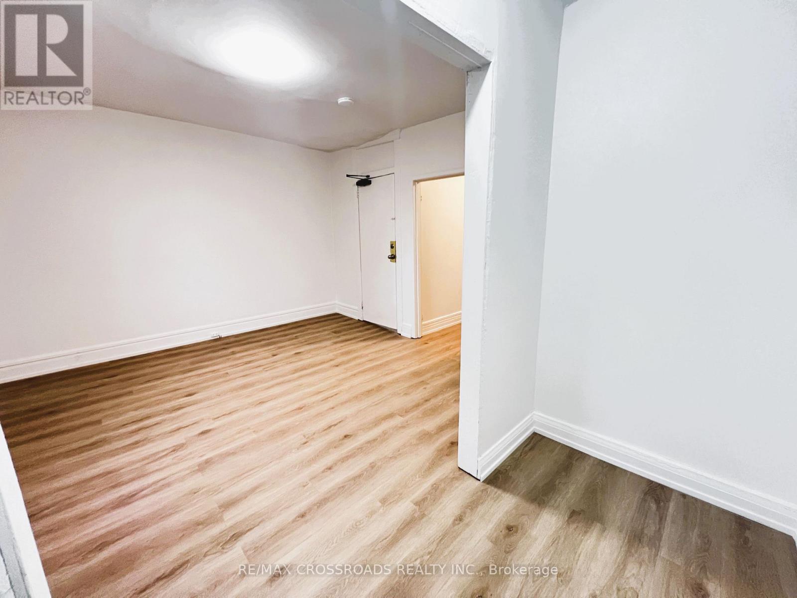 82 Curzon Street, Toronto, Ontario  M4M 3B4 - Photo 17 - E13783684