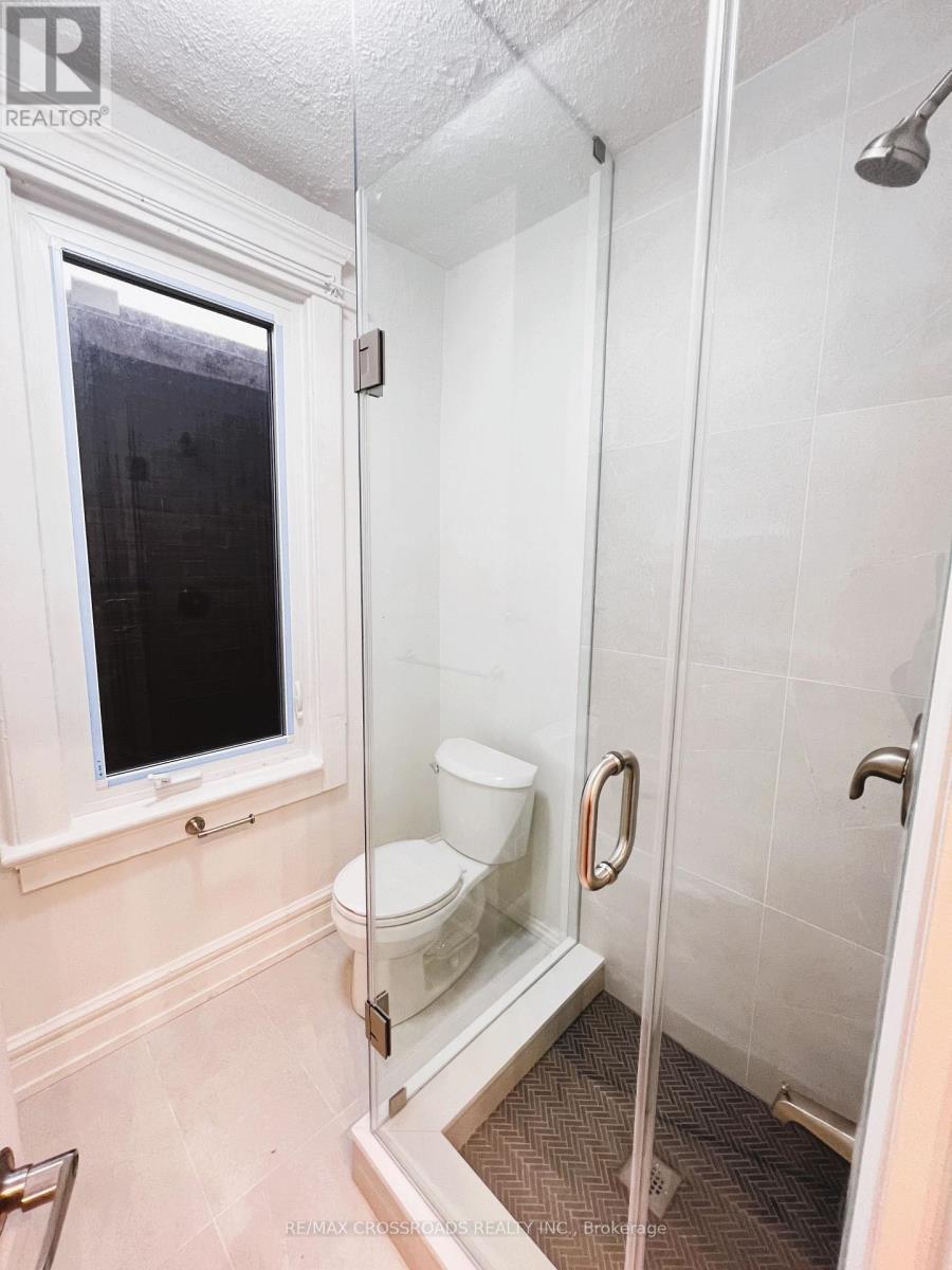 82 Curzon Street, Toronto, Ontario  M4M 3B4 - Photo 19 - E13783684