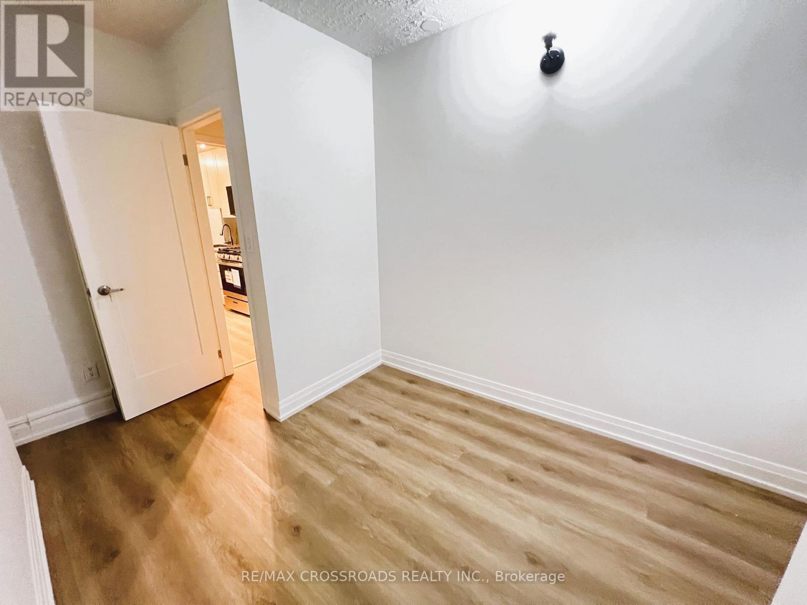 82 Curzon Street, Toronto, Ontario  M4M 3B4 - Photo 21 - E13783684