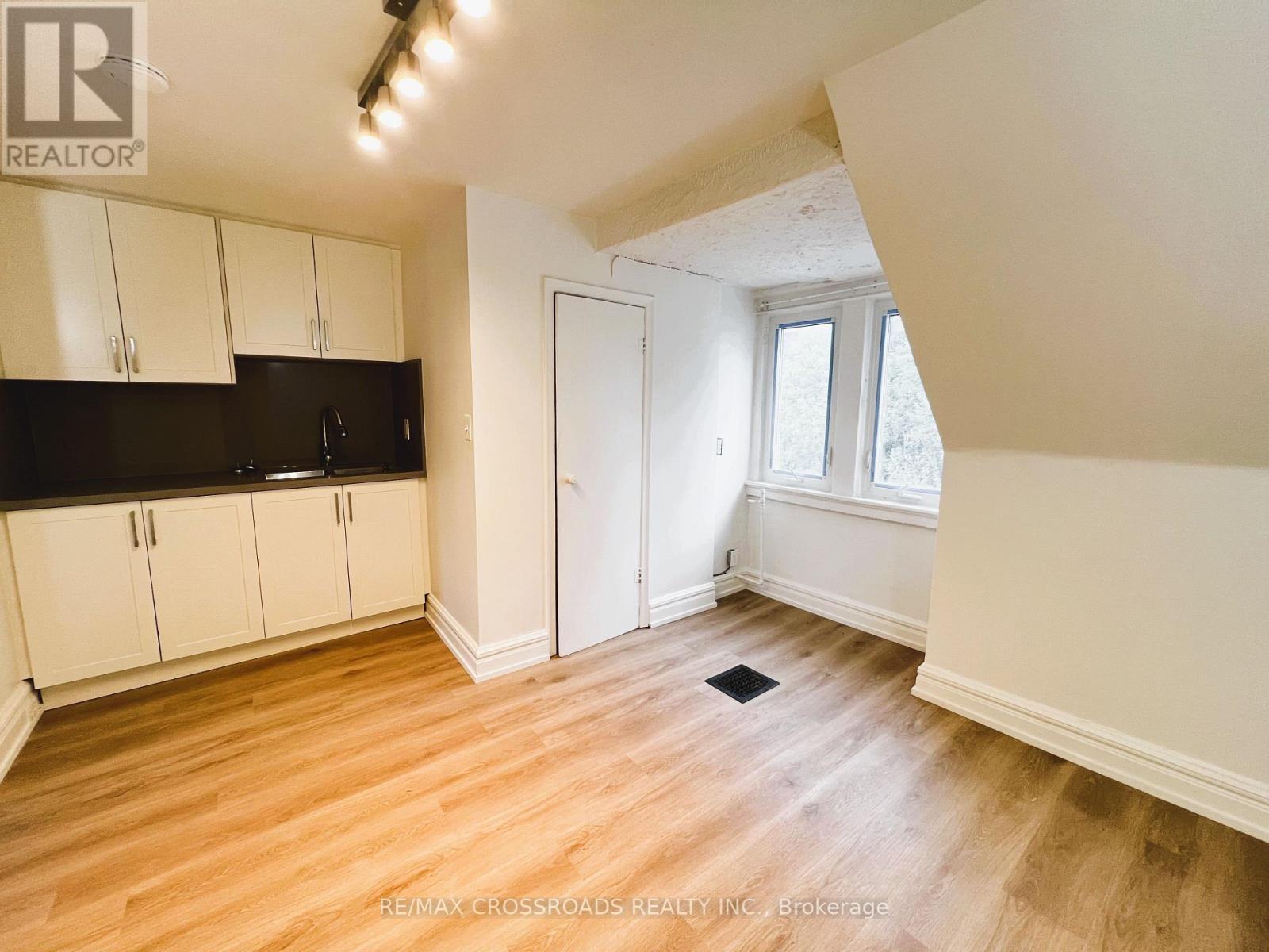 82 Curzon Street, Toronto, Ontario  M4M 3B4 - Photo 24 - E13783684