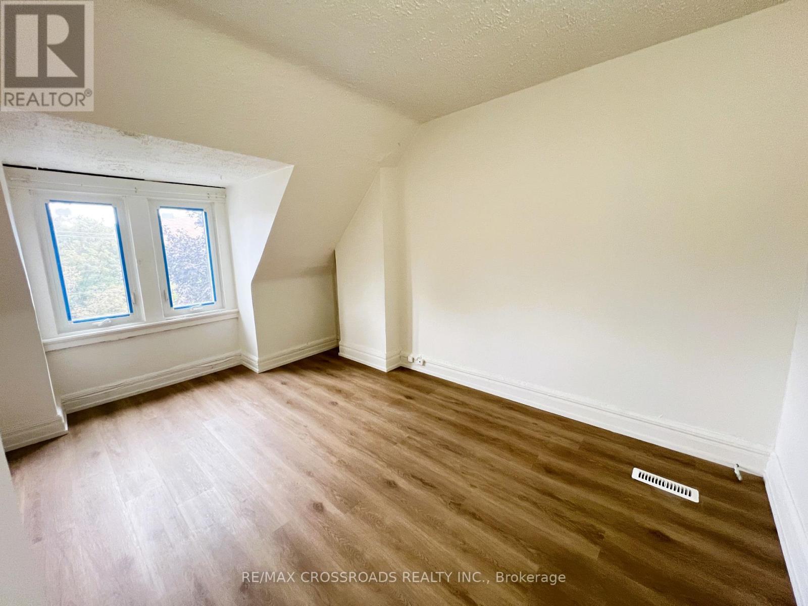 82 Curzon Street, Toronto, Ontario  M4M 3B4 - Photo 28 - E13783684