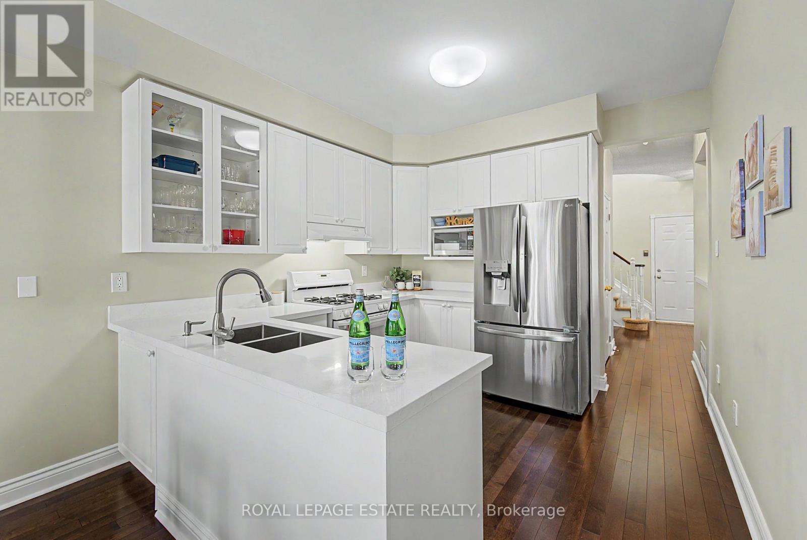 15 Waterbridge Way, Toronto, Ontario  M1C 5C5 - Photo 8 - E13783734