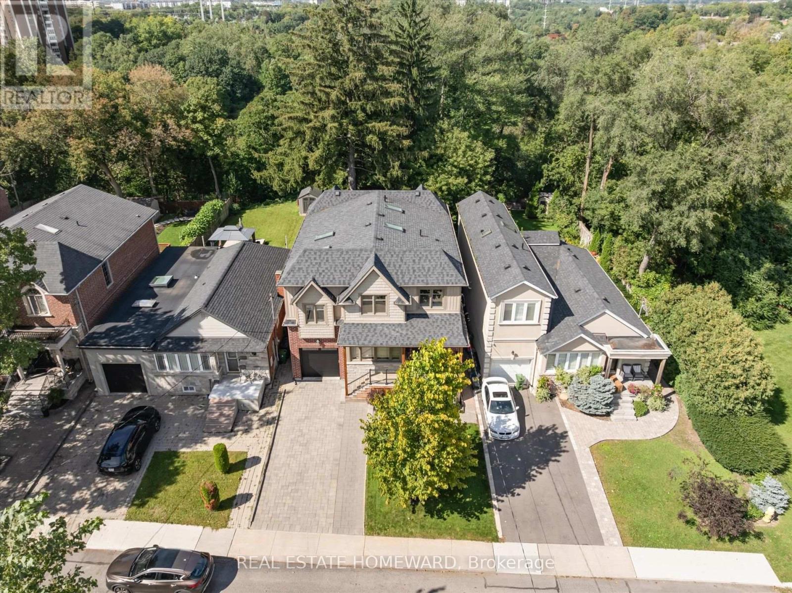 101 Northdale Boulevard, Toronto, Ontario  M4B 1X1 - Photo 3 - E13783764