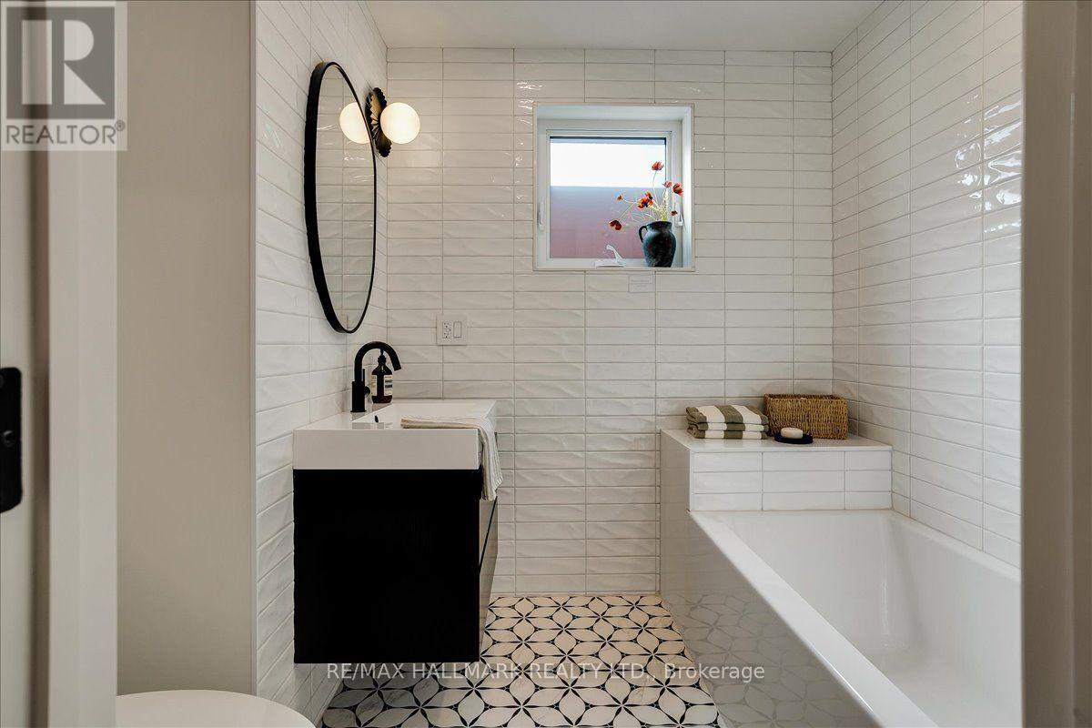 25 Bowden Street, Toronto, Ontario  M4K 2X3 - Photo 20 - E13783780