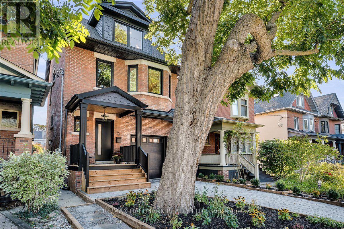 25 Bowden Street, Toronto, Ontario  M4K 2X3 - Photo 3 - E13783780