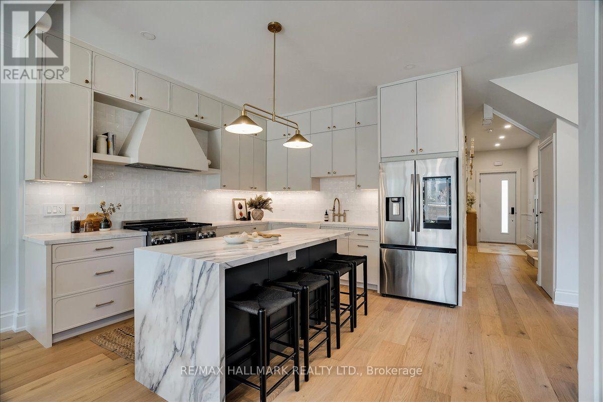 25 Bowden Street, Toronto, Ontario  M4K 2X3 - Photo 9 - E13783780