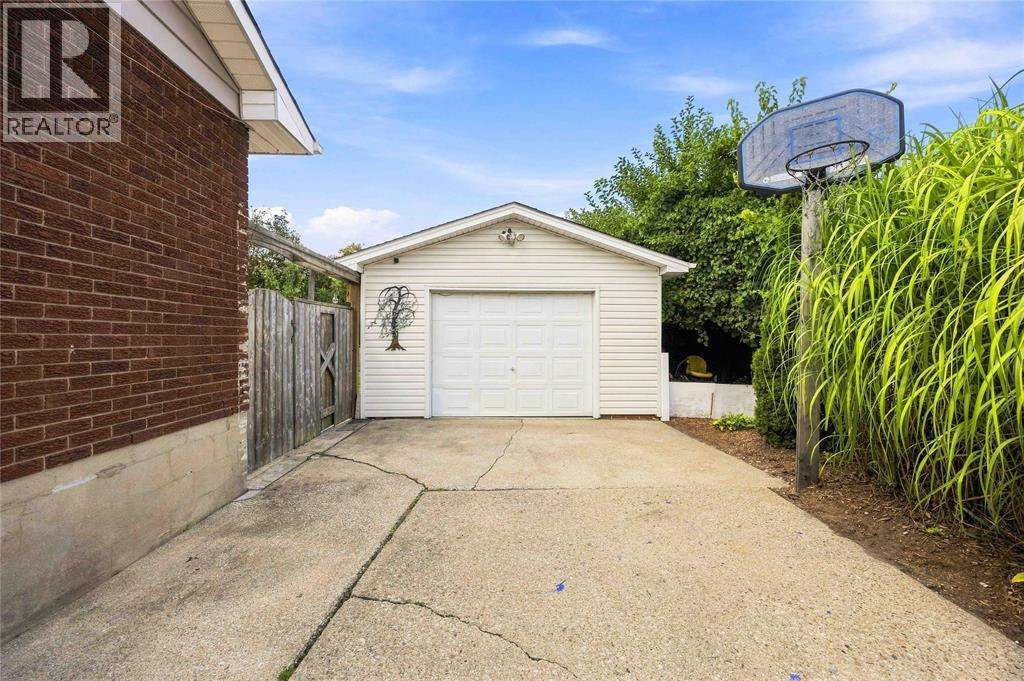 820 Woodward Crescent, Sarnia, Ontario  N7V 2E6 - Photo 37 - 26022388