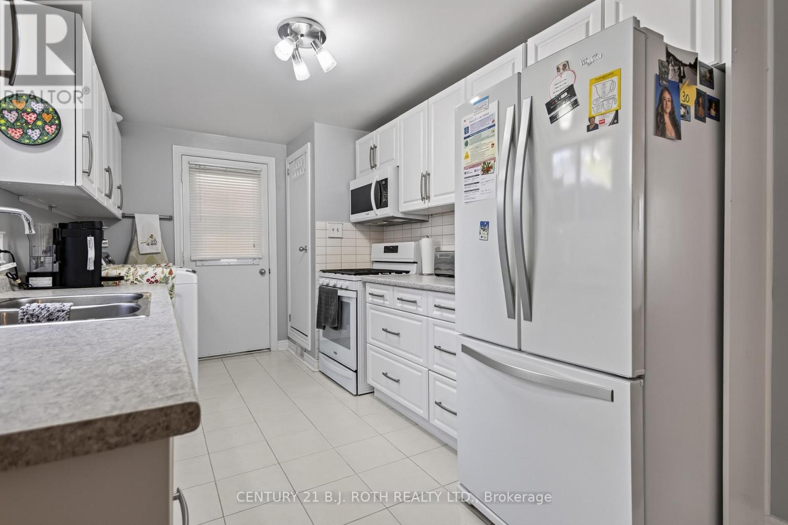 18 Belle Isle Arm, Innisfil, Ontario  L9S 1N8 - Photo 6 - N13783714
