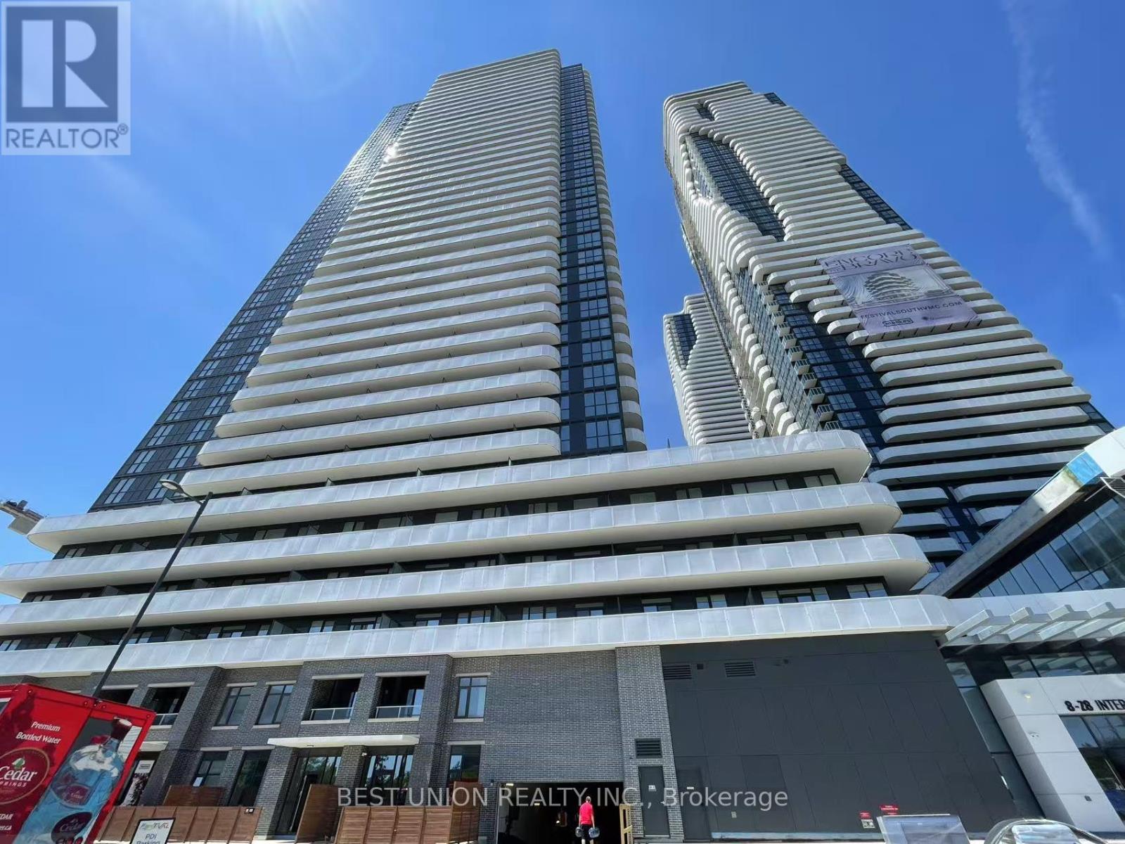 2802 - 28 INTERCHANGE WAY, Vaughan, Ontario