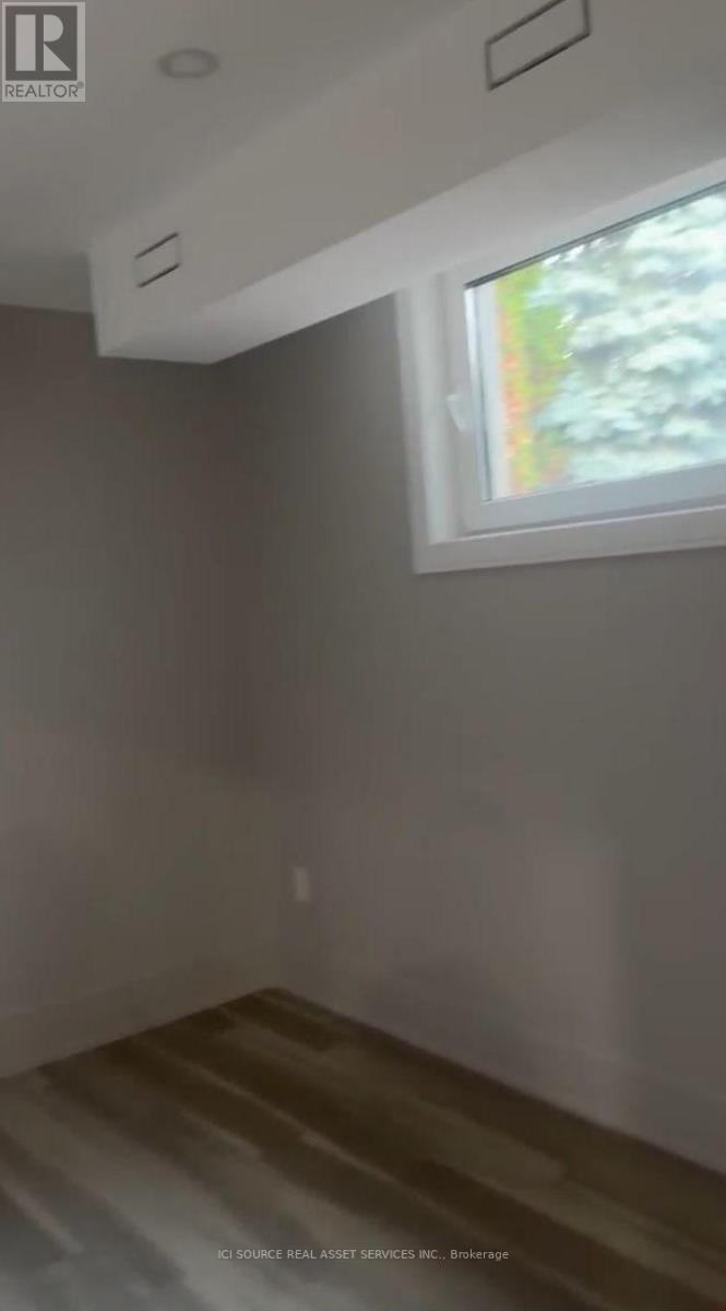 Lower - 92 Richard Lovat Court, Vaughan, Ontario L0J 1C0 - Photo 3 - N13783768