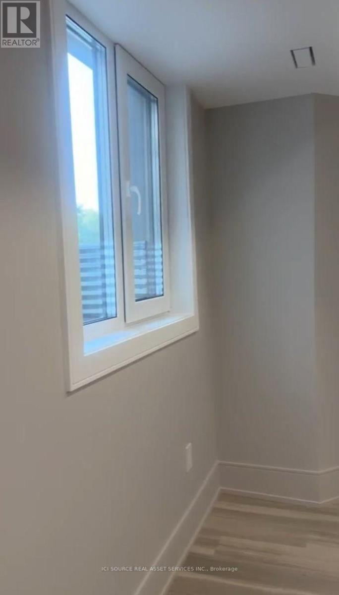 Lower - 92 Richard Lovat Court, Vaughan, Ontario L0J 1C0 - Photo 6 - N13783768