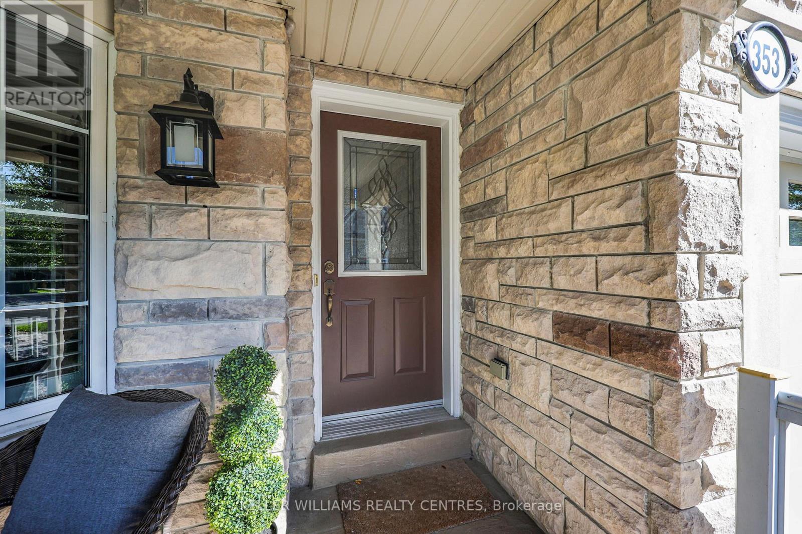 10 - 353 Terry Carter Crescent, Newmarket, Ontario  L3Y 9G2 - Photo 5 - N13783770