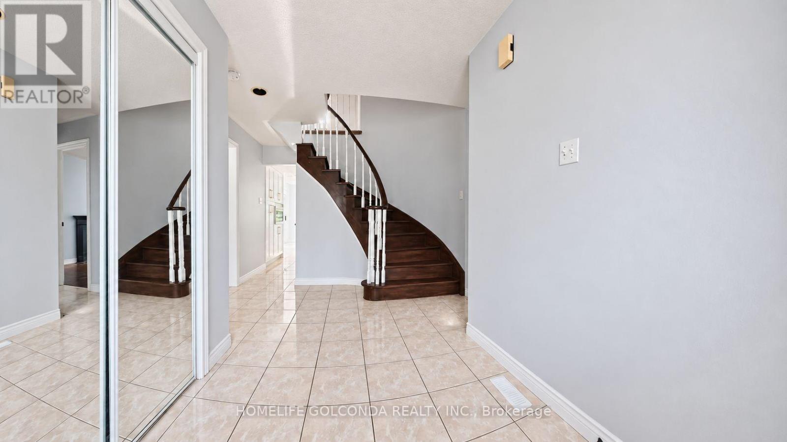 26 Warner Road, Barrie (Holly), Ontario  L4N 7M5 - Photo 3 - S13783692