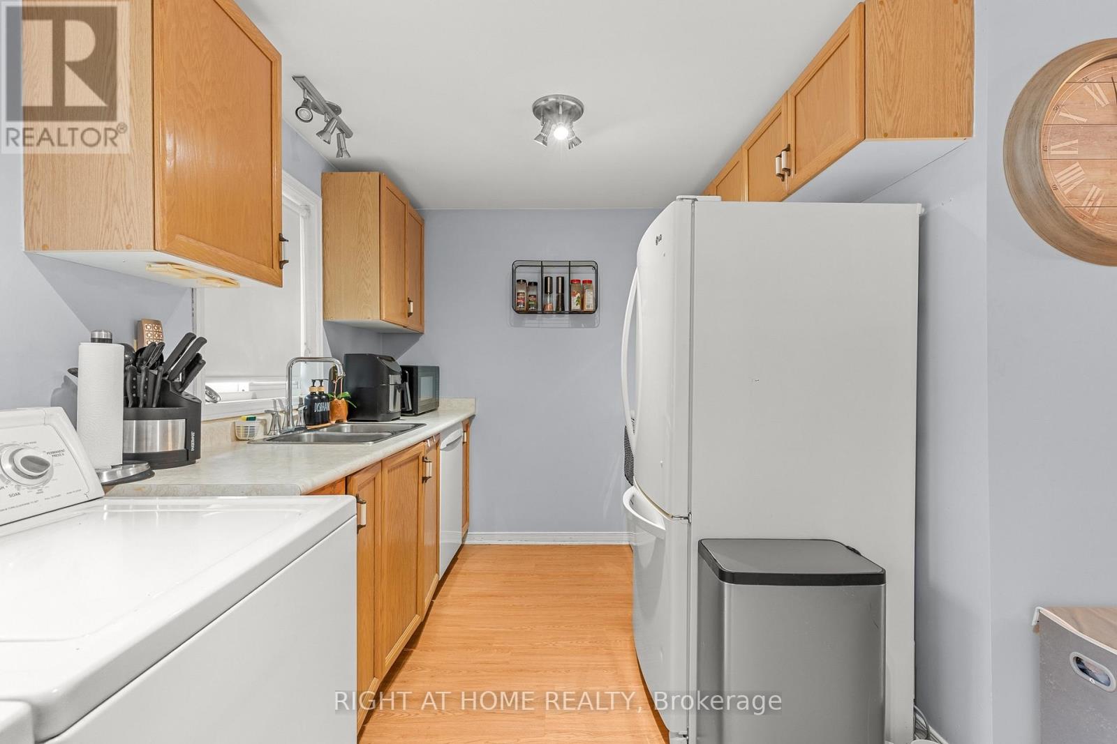 44 Ferguson Drive, Barrie, Ontario L4N 7B5 - Photo 6 - S13783702