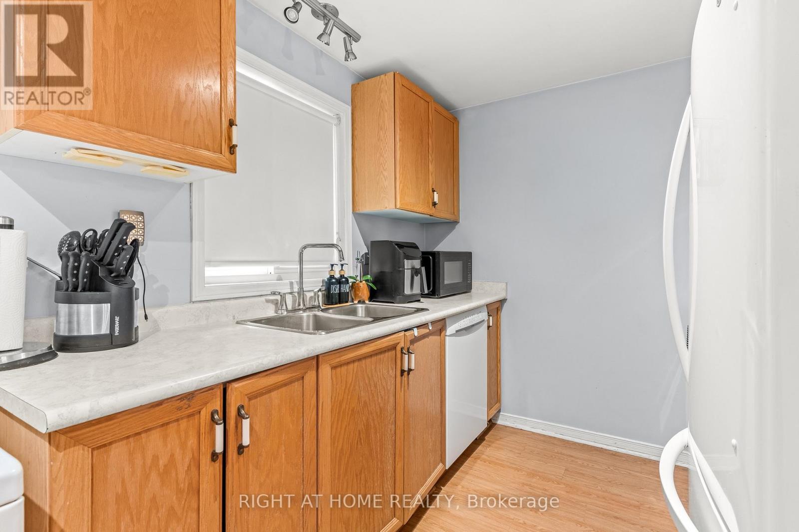 44 Ferguson Drive, Barrie, Ontario L4N 7B5 - Photo 7 - S13783702