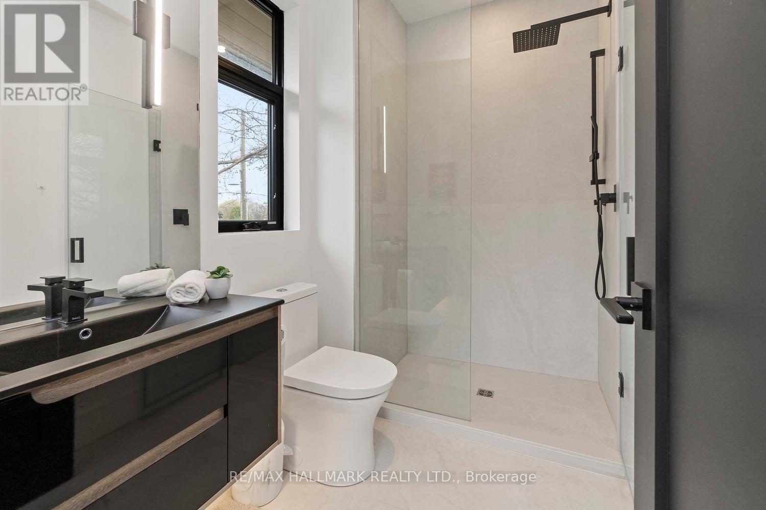 1403 Wren Avenue, Oakville, Ontario  L6L 2V7 - Photo 12 - W13781538