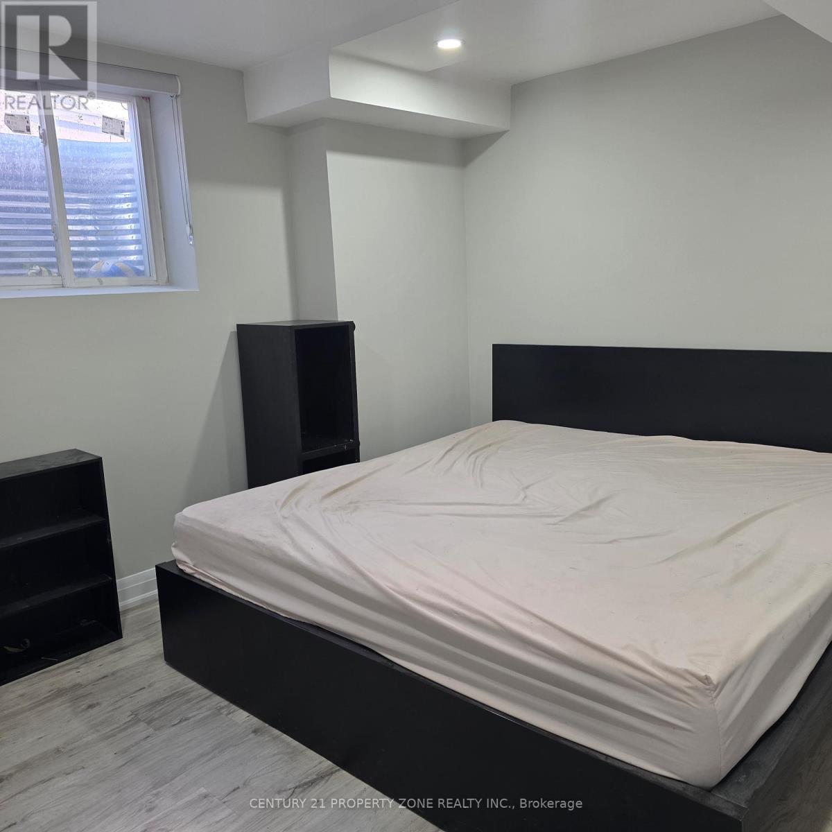 2 Bachelor Street, Brampton (Northwest Brampton), Ontario  L7A 5B1 - Photo 4 - W13783664