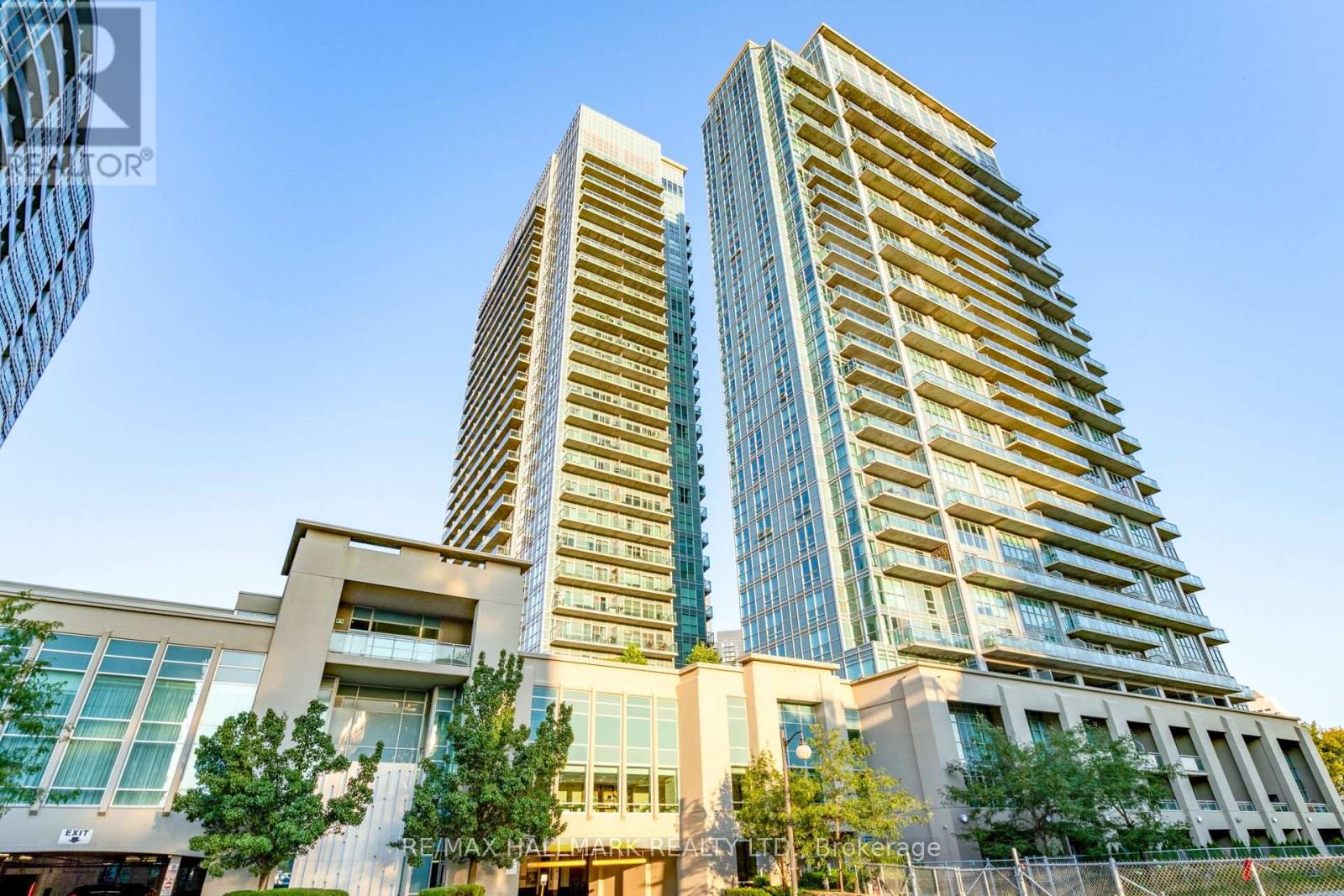 824 - 165 LEGION ROAD N, Toronto, Ontario