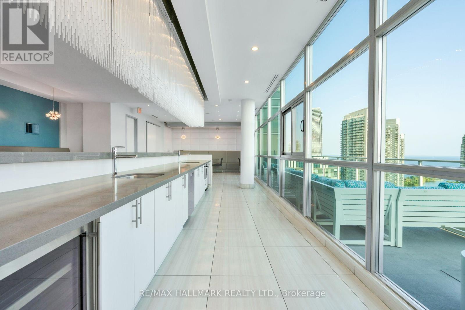 824 - 165 Legion Road N, Toronto, Ontario  M8Y 0B3 - Photo 30 - W13783748