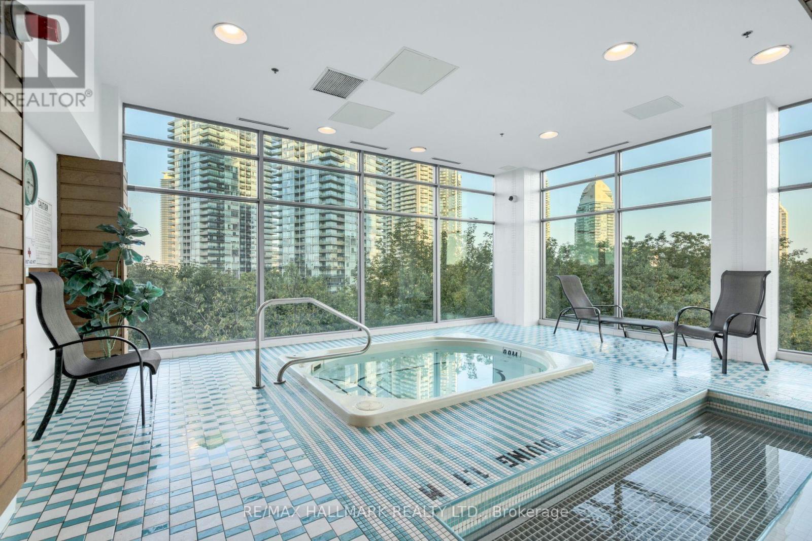 824 - 165 Legion Road N, Toronto, Ontario  M8Y 0B3 - Photo 39 - W13783748