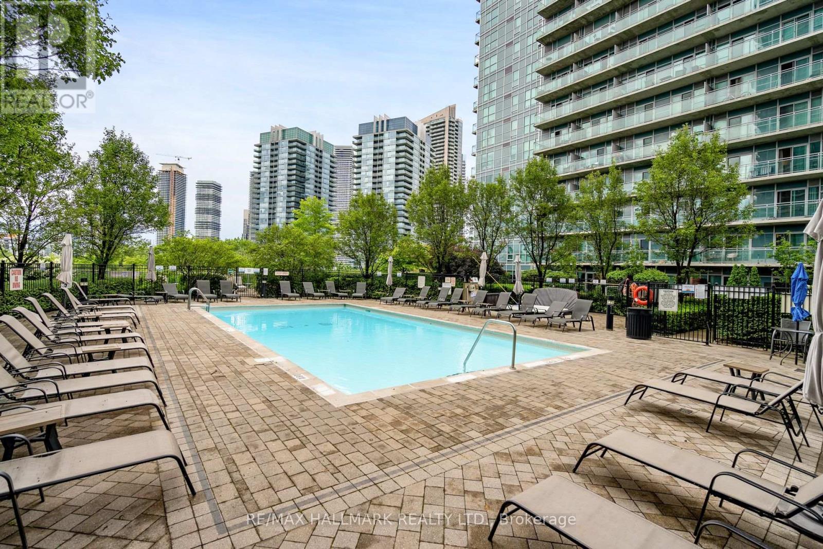 824 - 165 Legion Road N, Toronto, Ontario  M8Y 0B3 - Photo 42 - W13783748