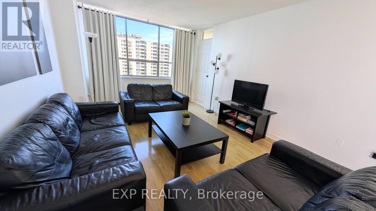 1813 - 320 Dixon Road, Toronto, Ontario M9R 1S8 - Photo 5 - W13783762