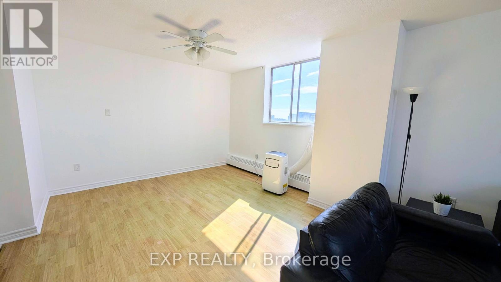 1813 - 320 Dixon Road, Toronto, Ontario M9R 1S8 - Photo 7 - W13783762