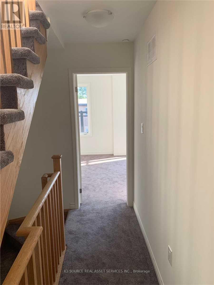 10 - 2285 Mcnab Lane, Mississauga, Ontario L5J 0B3 - Photo 11 - W13783788