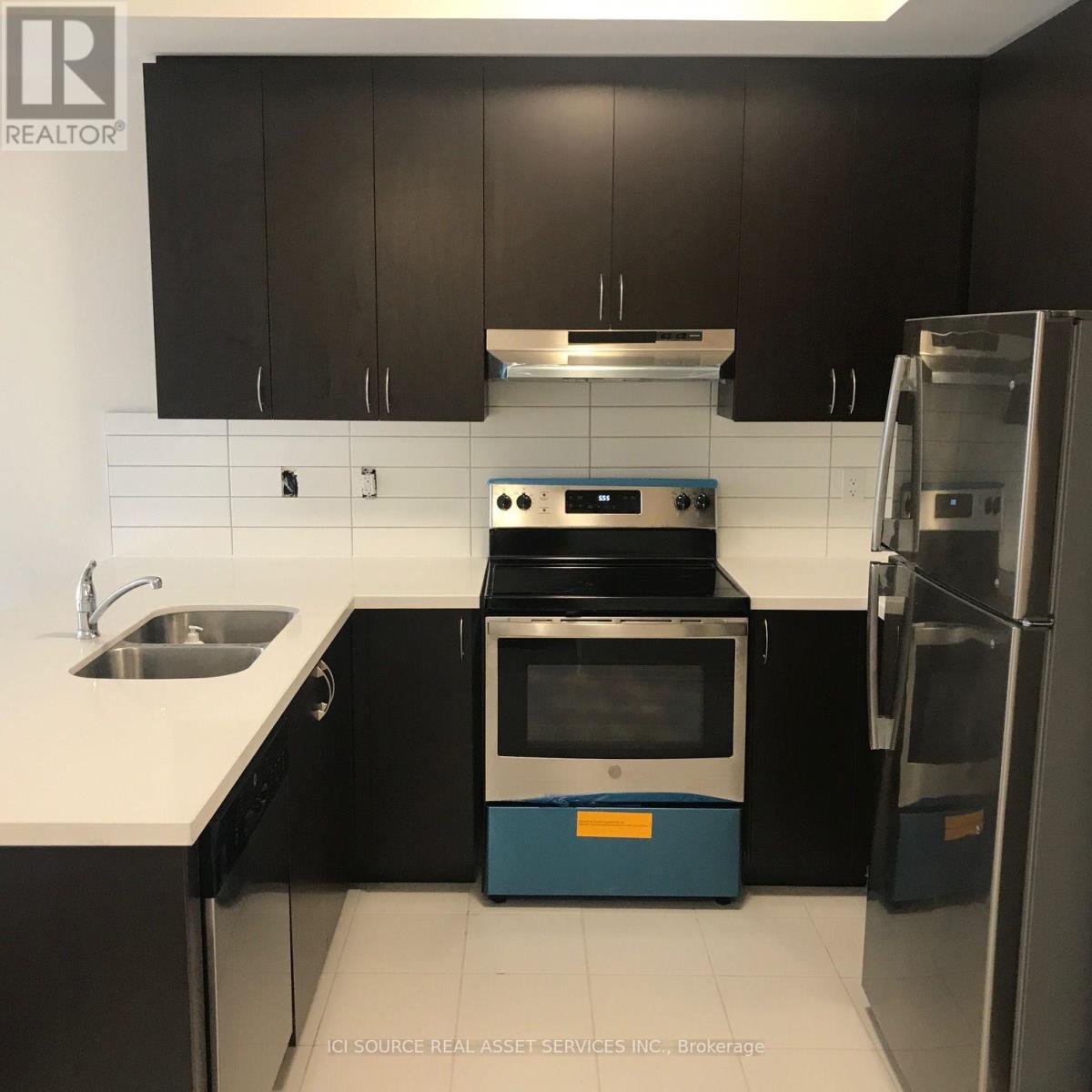 10 - 2285 Mcnab Lane, Mississauga, Ontario L5J 0B3 - Photo 4 - W13783788
