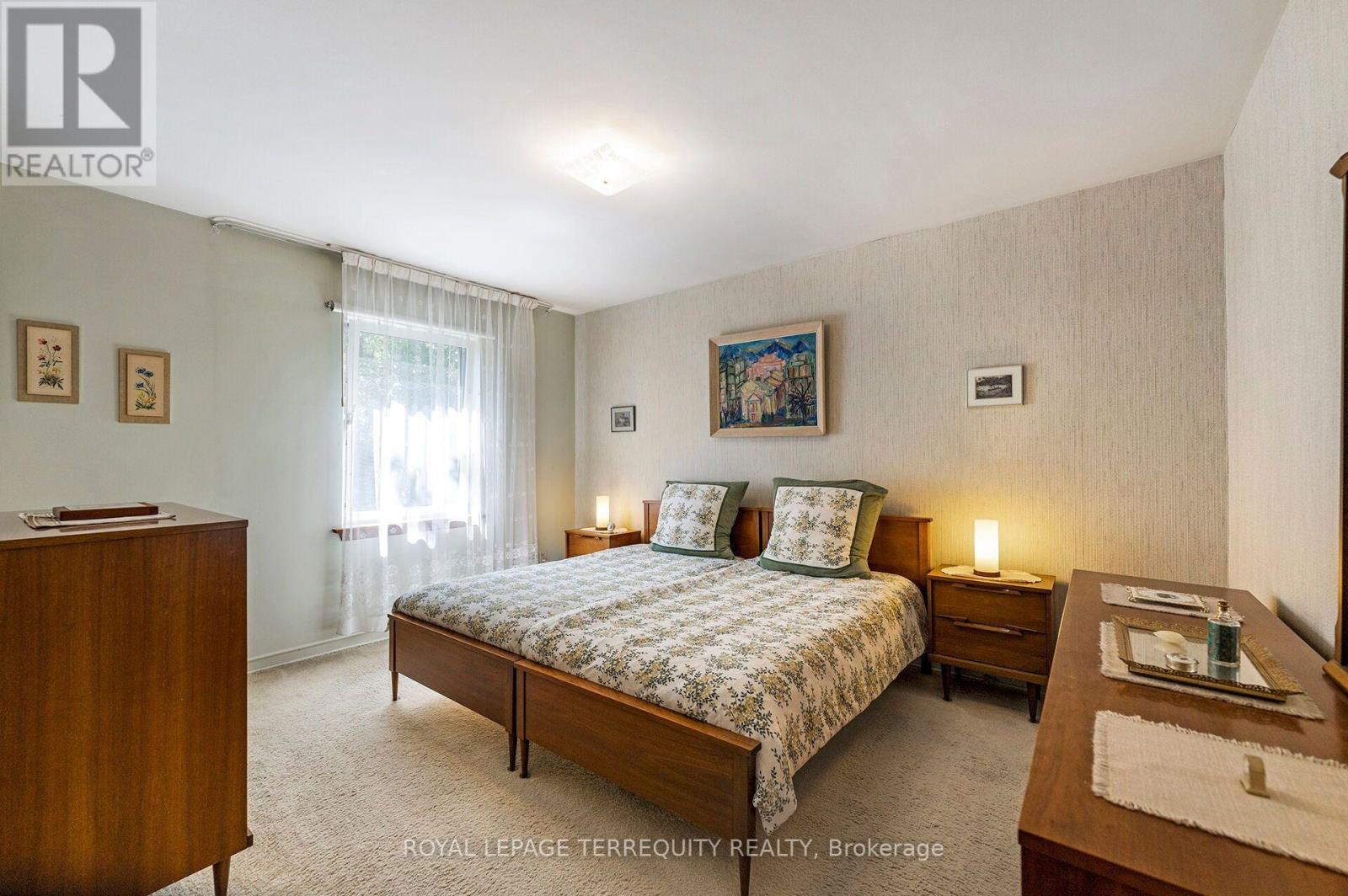 11 Picton Crescent, Toronto (Downsview-Roding-Cfb), Ontario  M3K 1W4 - Photo 13 - W13783812
