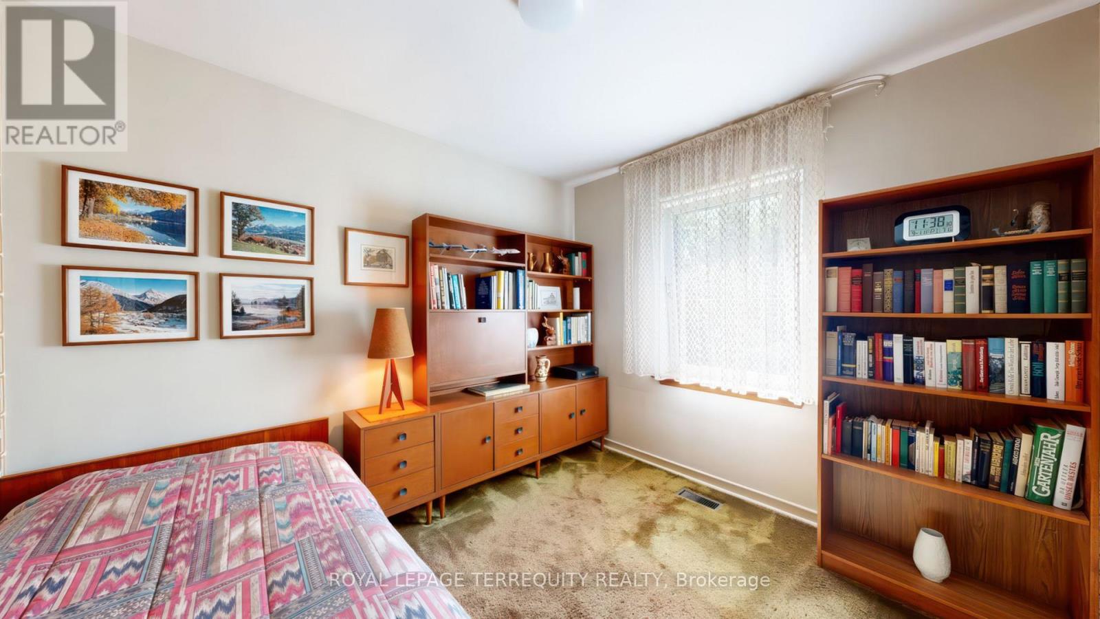 11 Picton Crescent, Toronto (Downsview-Roding-Cfb), Ontario  M3K 1W4 - Photo 19 - W13783812