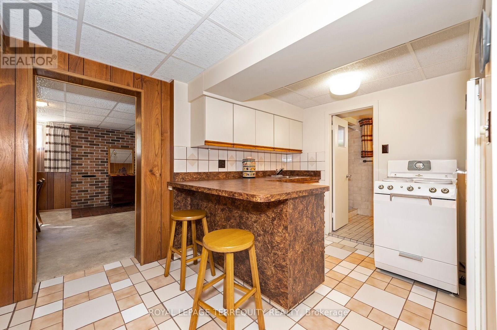 11 Picton Crescent, Toronto (Downsview-Roding-Cfb), Ontario  M3K 1W4 - Photo 23 - W13783812