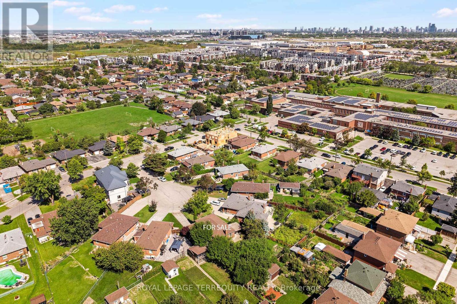11 Picton Crescent, Toronto (Downsview-Roding-Cfb), Ontario  M3K 1W4 - Photo 41 - W13783812