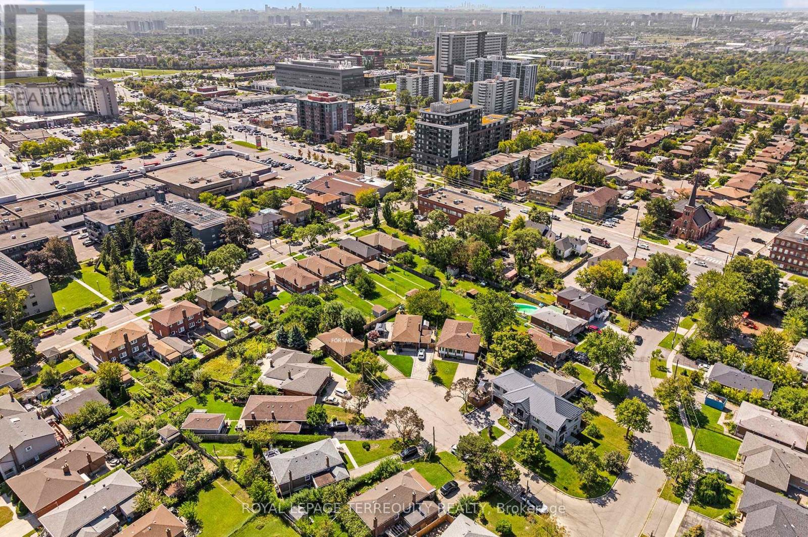 11 Picton Crescent, Toronto (Downsview-Roding-Cfb), Ontario  M3K 1W4 - Photo 43 - W13783812