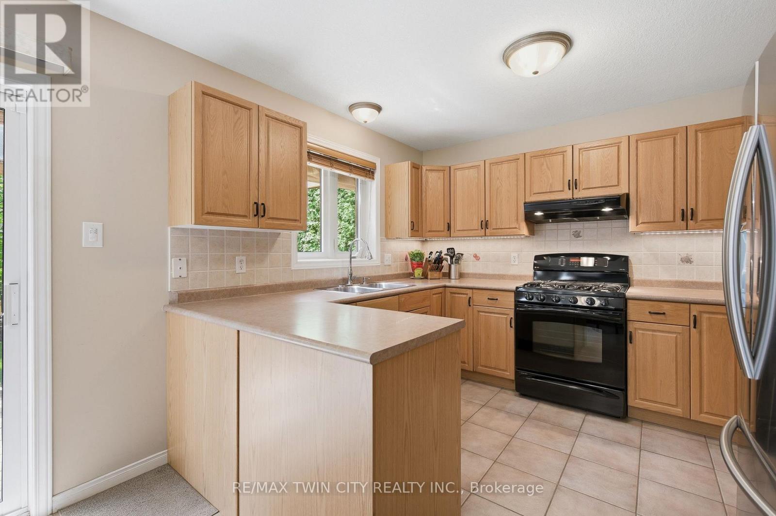 15 Carolinian Lane, Cambridge, Ontario  N1S 5B5 - Photo 15 - X13783754